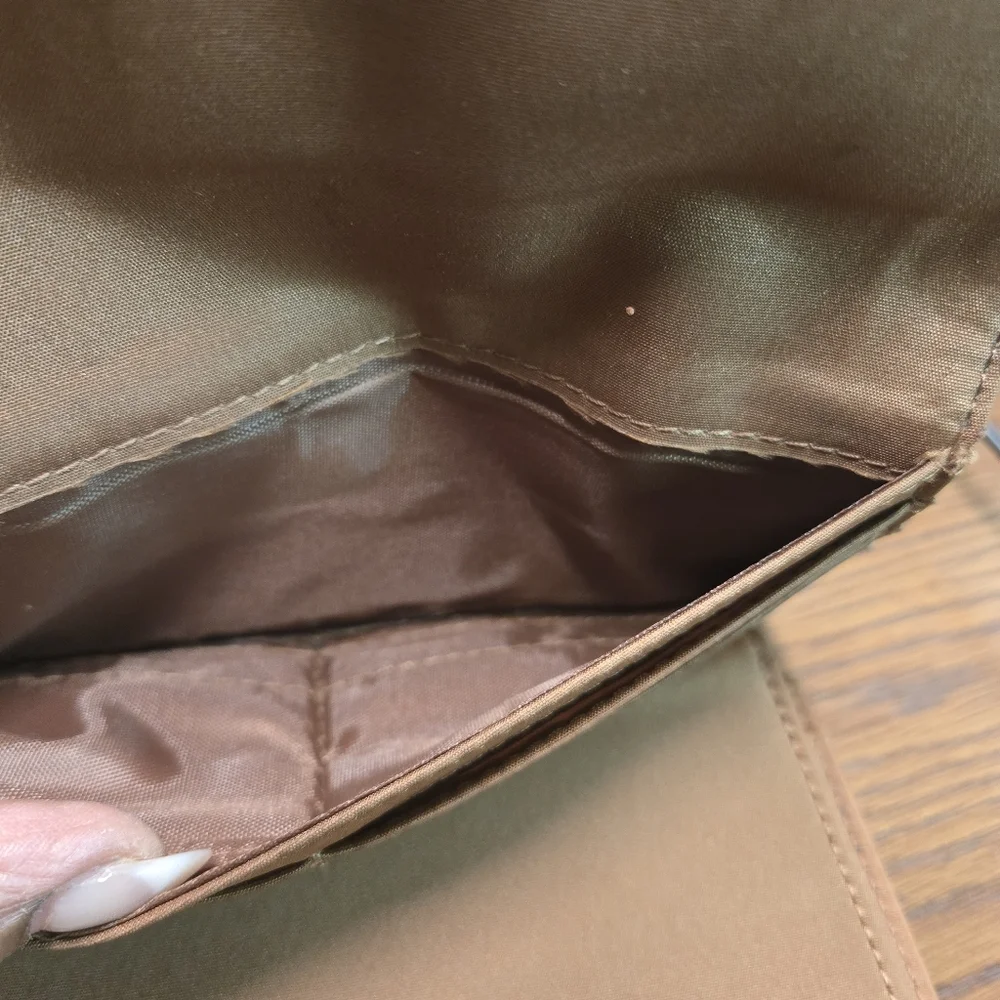 Liz Claiborne Patent Leather wallet
